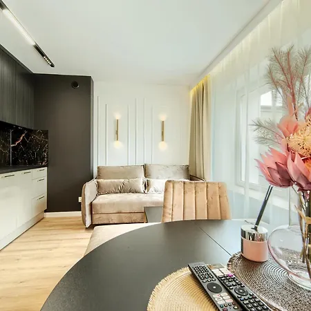 A&j Aparts Ii Apartment *